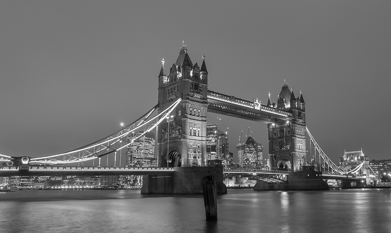 Tower_Bridge_800px.jpg